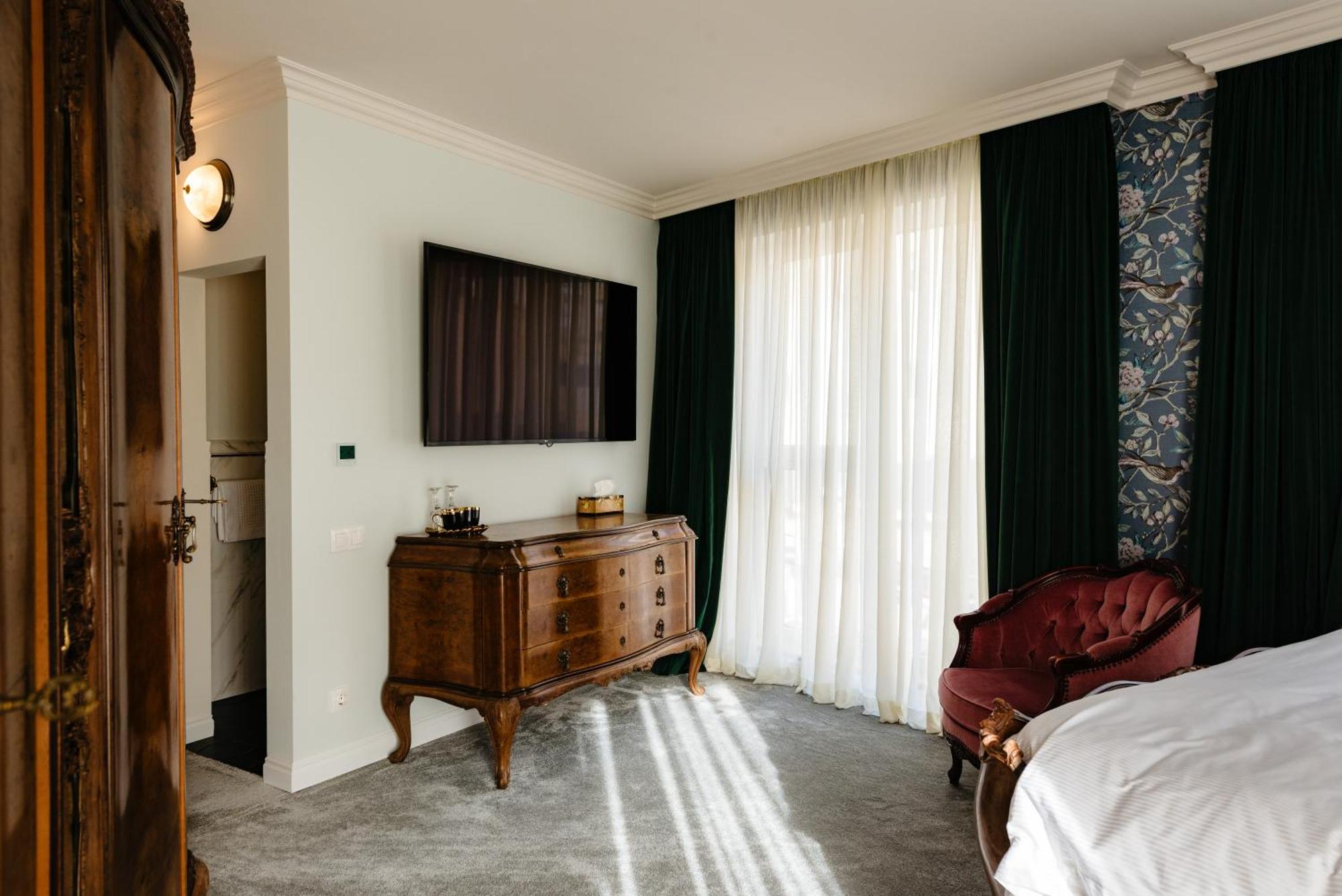 Ateneea Luxury Rooms Cluj-Napoca Exteriör bild
